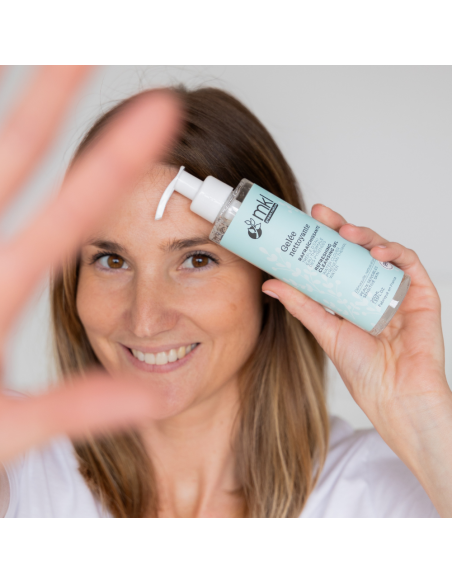 REFRESHING CLEANSING GEL